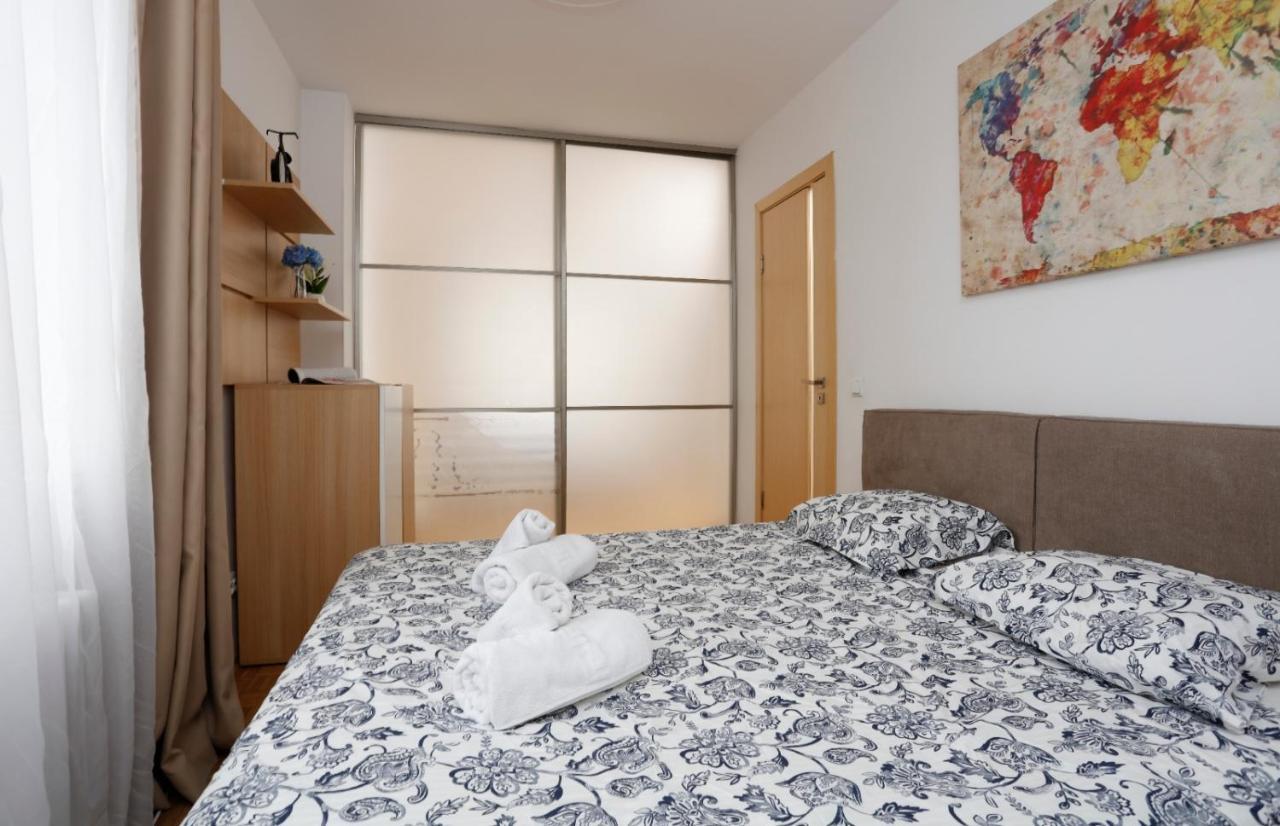 Lovely 2 Bedroom Apartment Near Old Town Bukareszt Zewnętrze zdjęcie