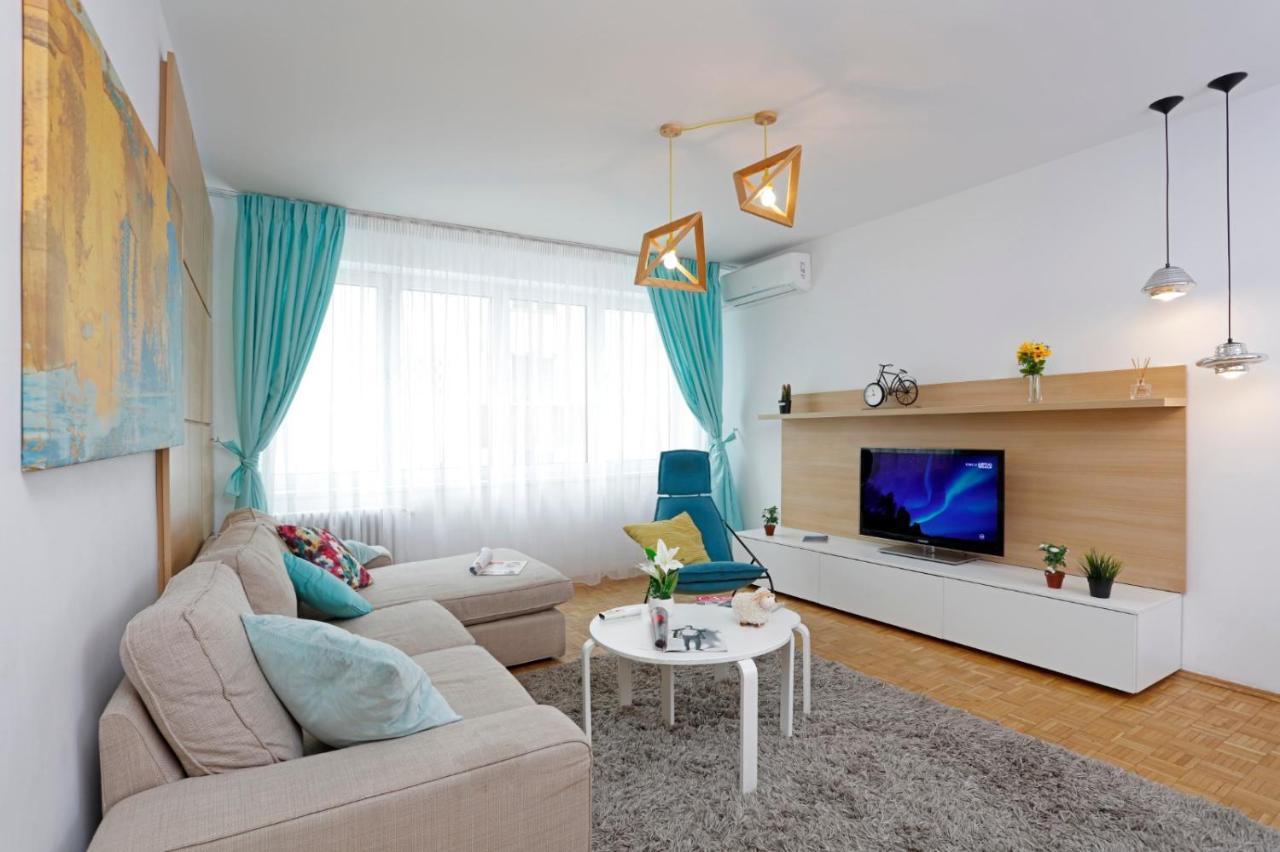 Lovely 2 Bedroom Apartment Near Old Town Bukareszt Zewnętrze zdjęcie